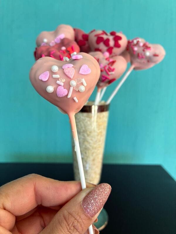Cakepops de chocolate en forma de corazón