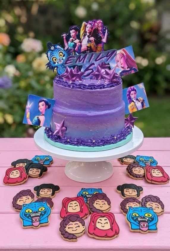Paquete para cumpleaños de niña de pastel con galletas decoradas