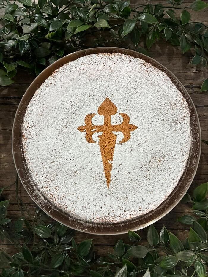 Tarta Santiago panque echo con harina de almendras